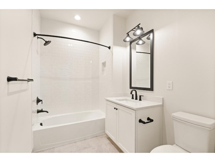 Crescent - 24ft-wide Townhome with Rooftop Terrace 